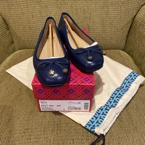 Tory Burch Navy Laila Flats Sz 8 NWB